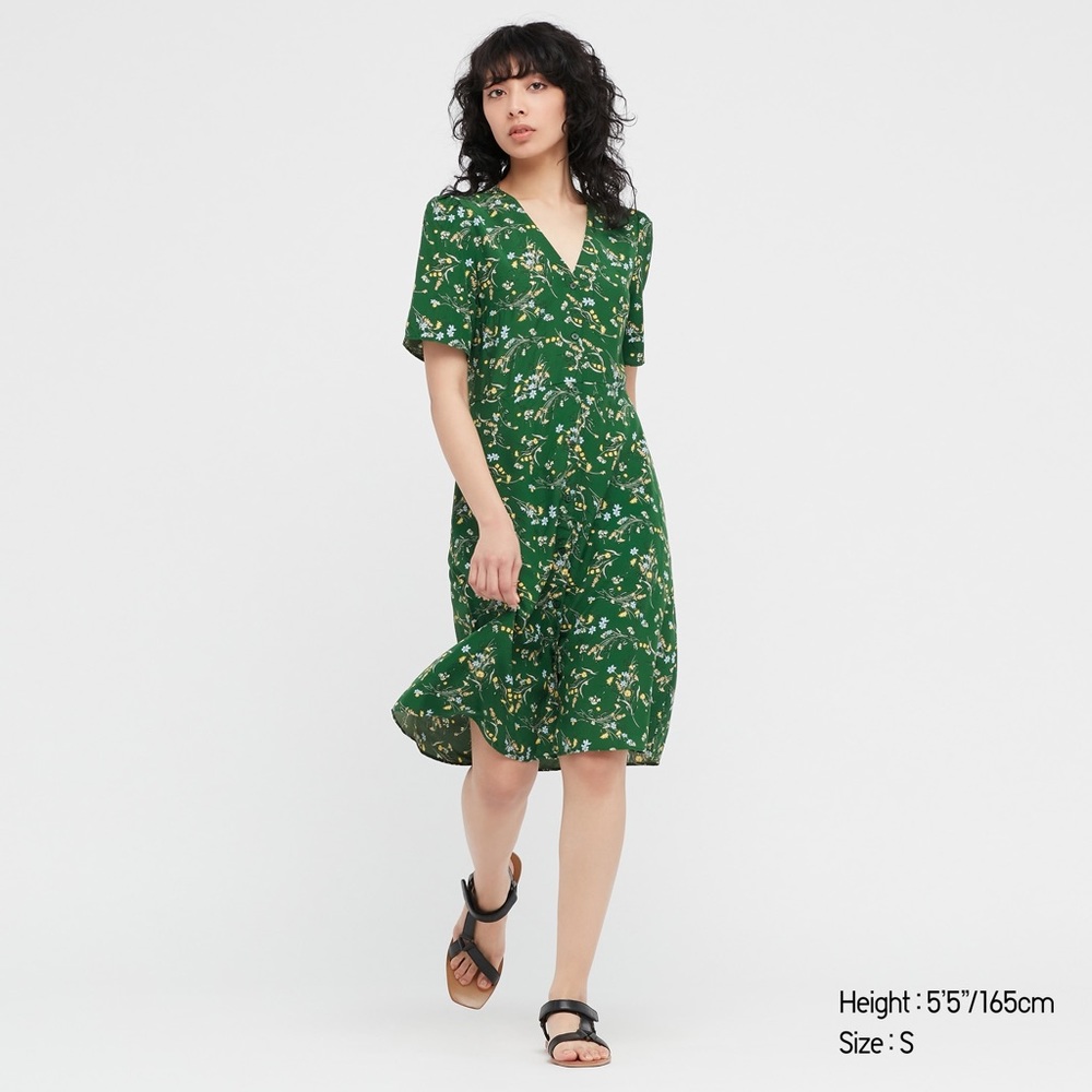 Uniqlo Printed V-Neck Short-Sleeve Flare Dress